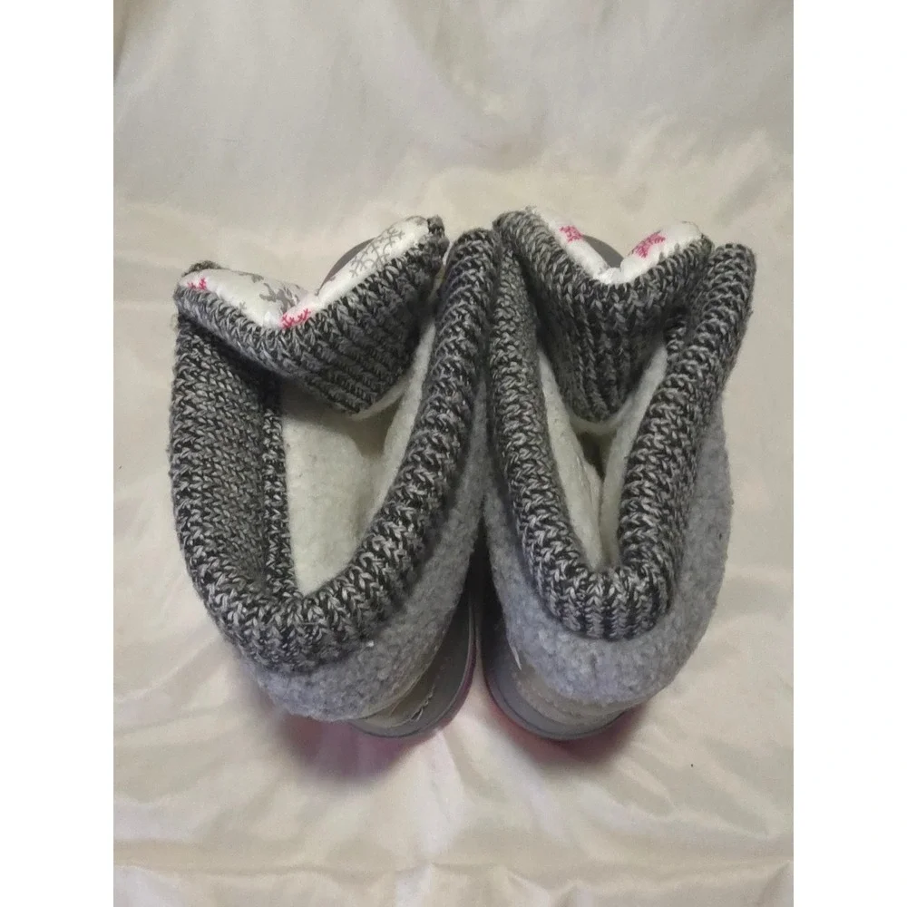 Dream Pairs KMONTE-1 Kids Snow Boots Pink Grey Snowflake Duck Boots Size 6 EUC